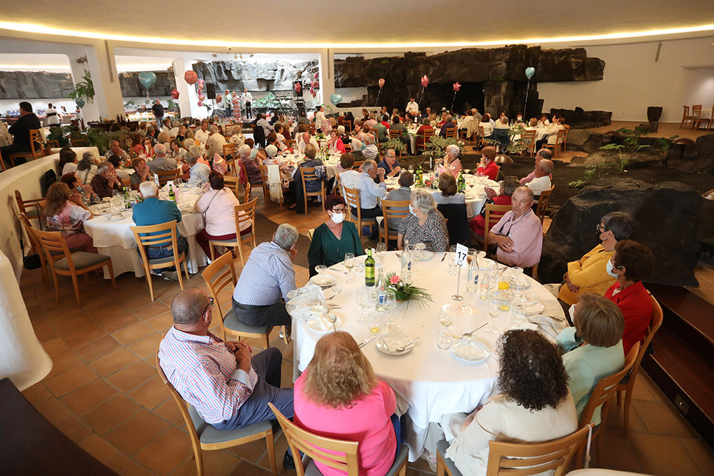 El Ayuntamiento de Teguise invitó a 300 personas a comer