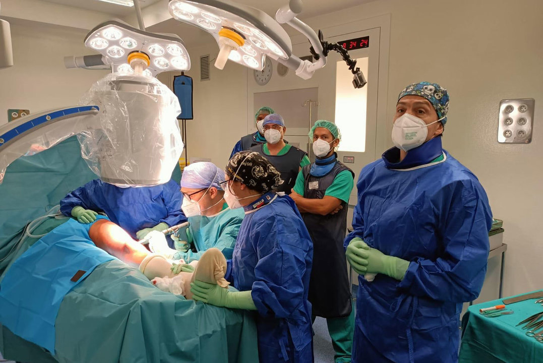 Intervención de la nueva técnica en el Hospital Molina Orosa