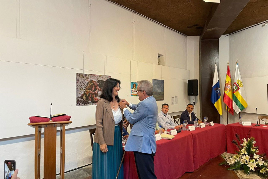 Toma de posesión de Evelia García como alcaldesa de Haría