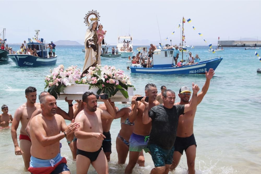 Procesión de la Virgen del Carmen en Playa Blanca