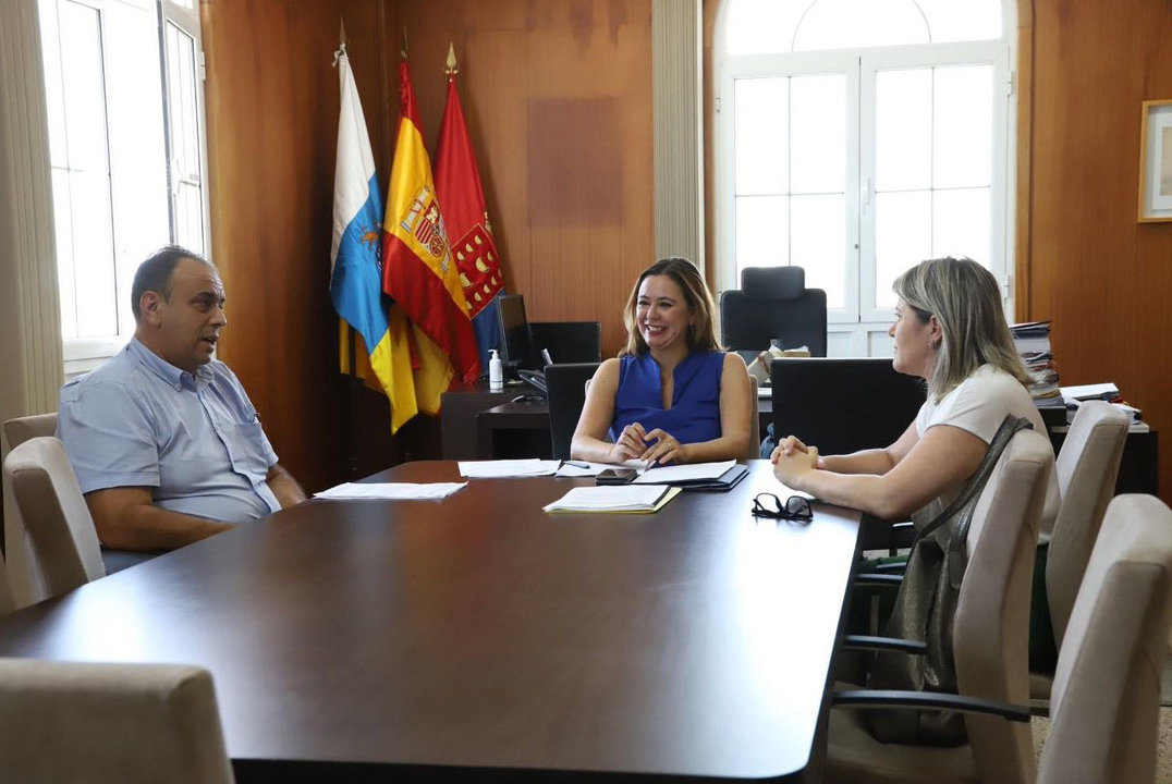 Vanoostende y Corujo abordan la situación del sector ganadero en Lanzarote