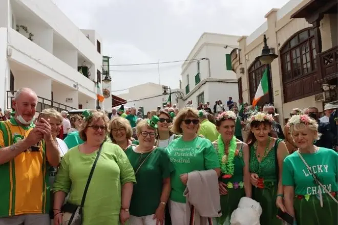 del Carmen celebra el Día de San Patricio con el himno de...