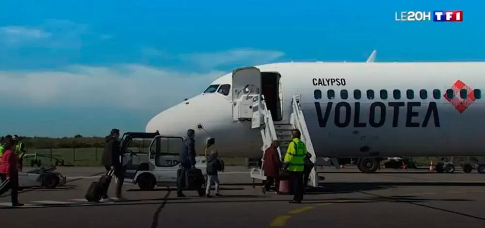 Un avión de la compañía denunciada por el medio francés