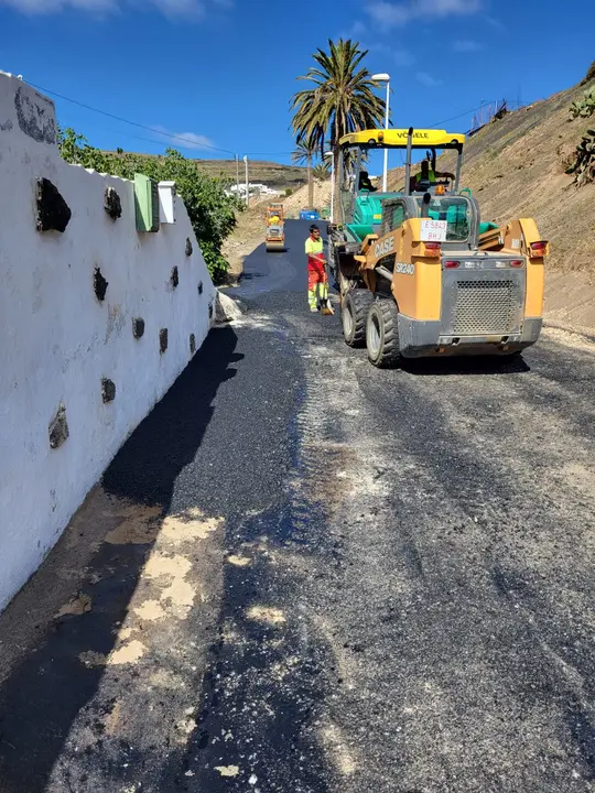 Asfaltado en Montaña Blanca