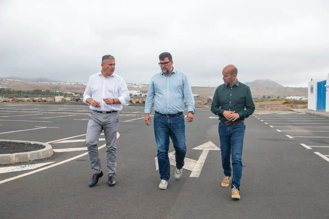 Consejero, alcalde y concejal visitan la zona