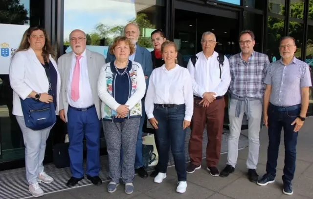 Representantes de las asociaciones de prensa en Canarias, tras registrar la solicitud