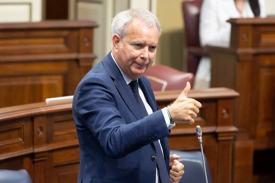 Sebastián Franquis, en el Parlamento de Canarias.