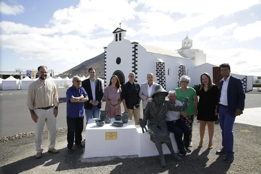 Mancha Blanca presume de escultura en honor a doña Dorotea