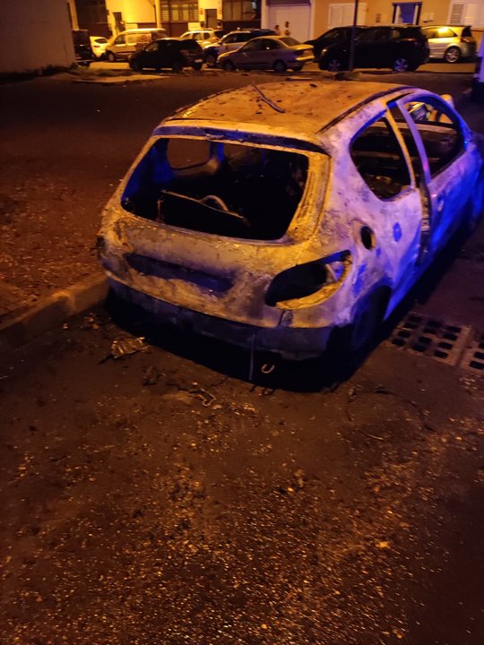 Imagen del coche quemado la pasada madrugada