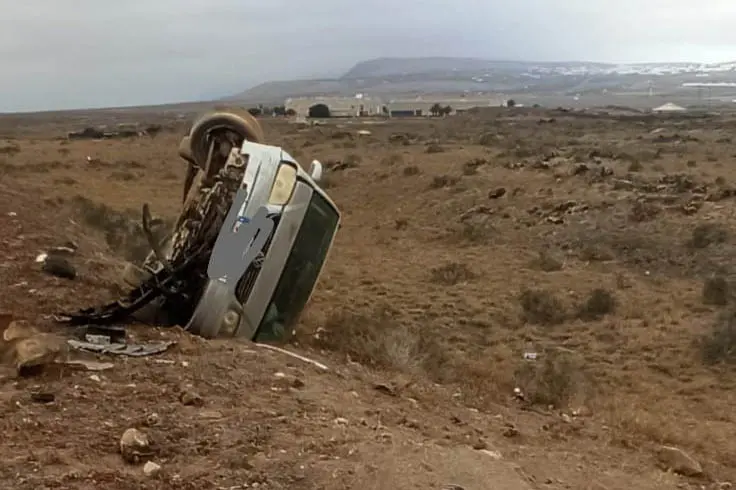 Vuelco en las inmediaciones del Complejo Agrotecnológico de Teguise, este sábado a la tarde