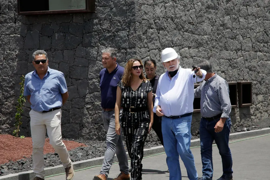 La presidenta del Cabildo, María Dolores Corujo, supervisó el estado de las obras