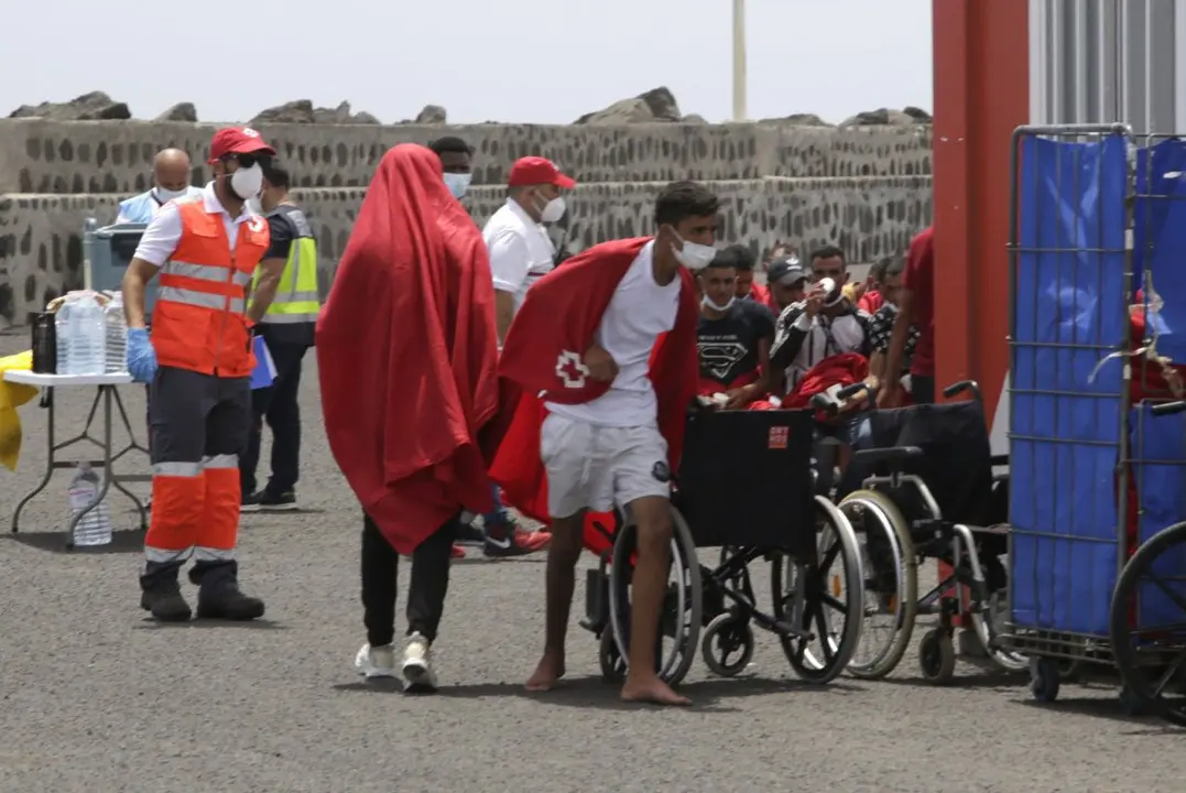 Llegada de la patera jueves 25 de julio a Arrecife