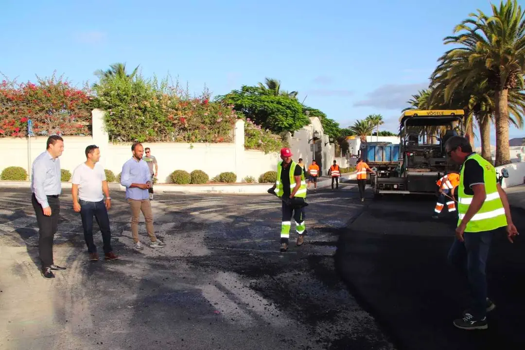 Obras de realfaltado en Yaiza