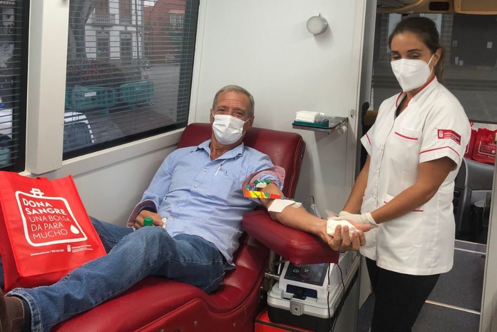 Un donante de sangre en las Islas