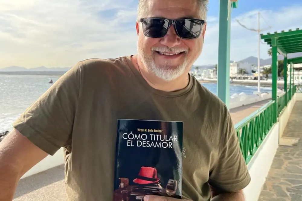 Víctor Bello con su nueva novela 'Cómo titular el desamor'