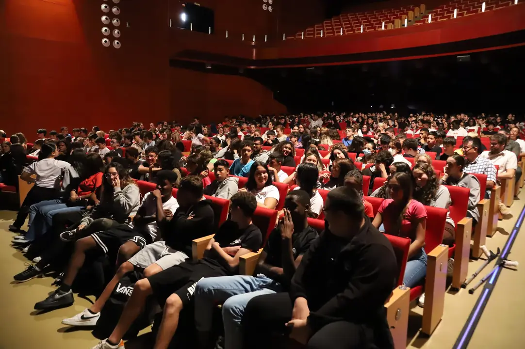 Estudiantes en el teatro