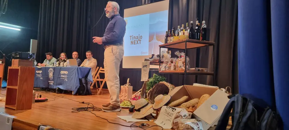 Presentación del plan de acción para la dinamización del tejido productivo y comercial ‘Tinajo Next’ 