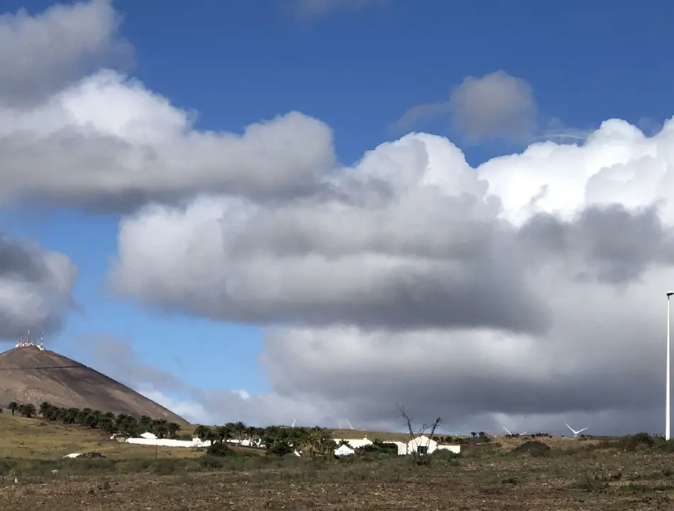 Lanzarote ha amanecido con nubes