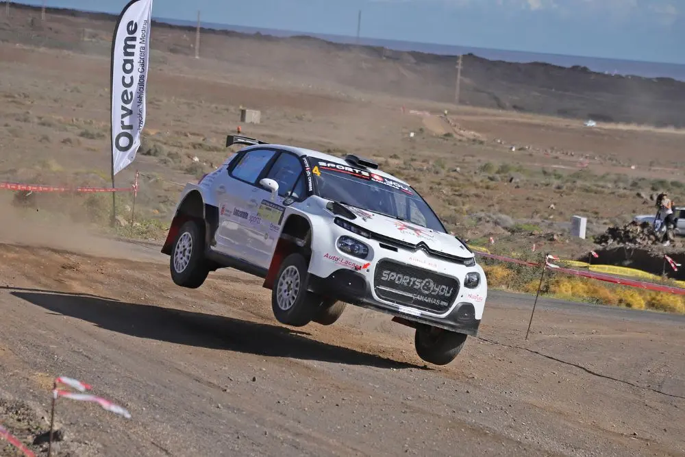 Un momento del rallye Isla de los Volcanes