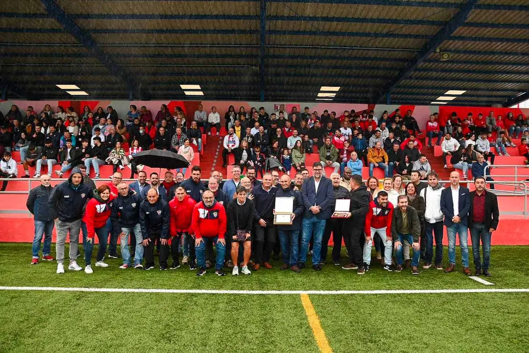 Medalla de Oro del municipio al San Bartolomé CF por su 50º aniversario