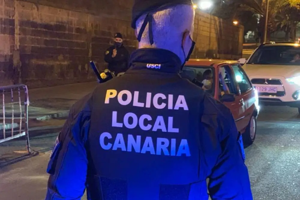 La Policía Local de Arrecife en un control