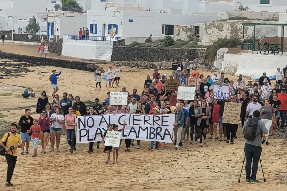 Protesta contra el cierre de Playa Lambra