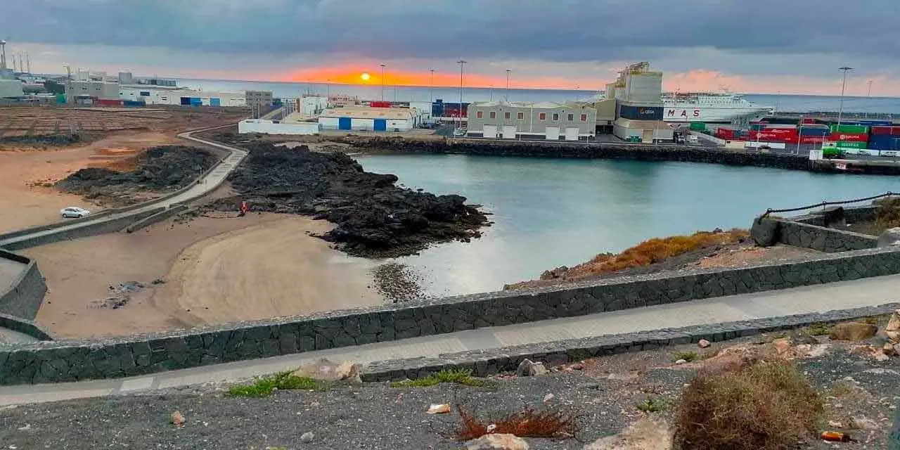 Paseo de la Playa de La Arena