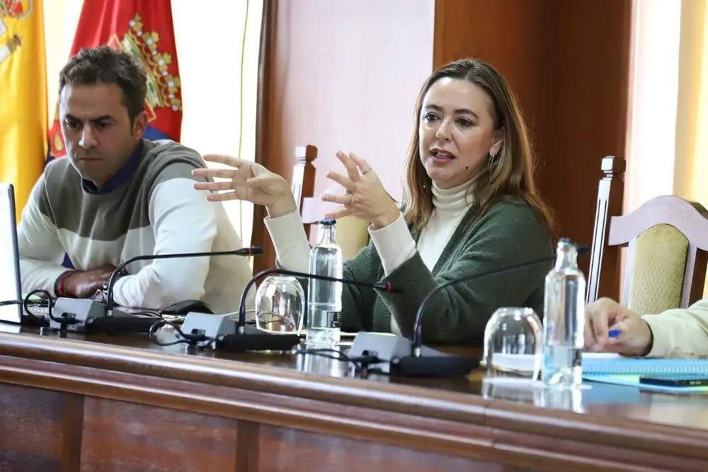 La presidenta en una reunión sobre las granjas marinas