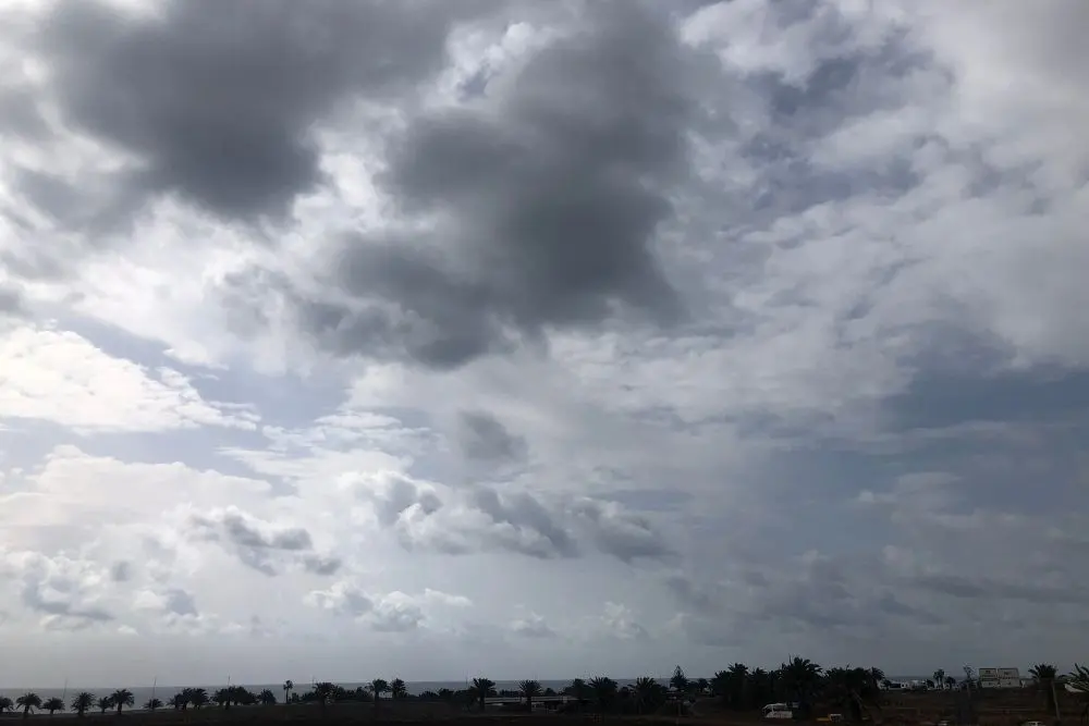 Formaci&oacute;n de nubes este s&aacute;bado en Lanzarote. FOTO: ARCHIVO