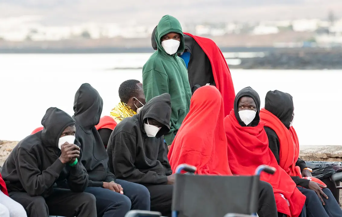 Patera llegada el 8 de febrero de 2023 a Lanzarote. Foto: EFE