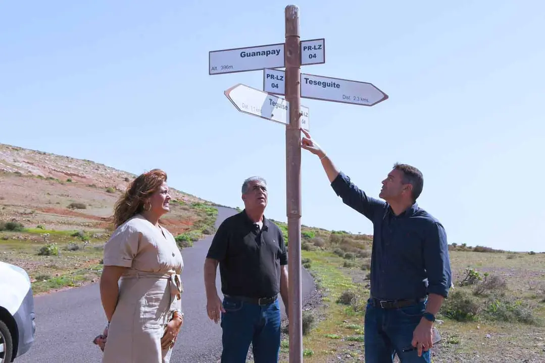 Oswaldo Betancort, Olivia Duque y Eugenio Robayna