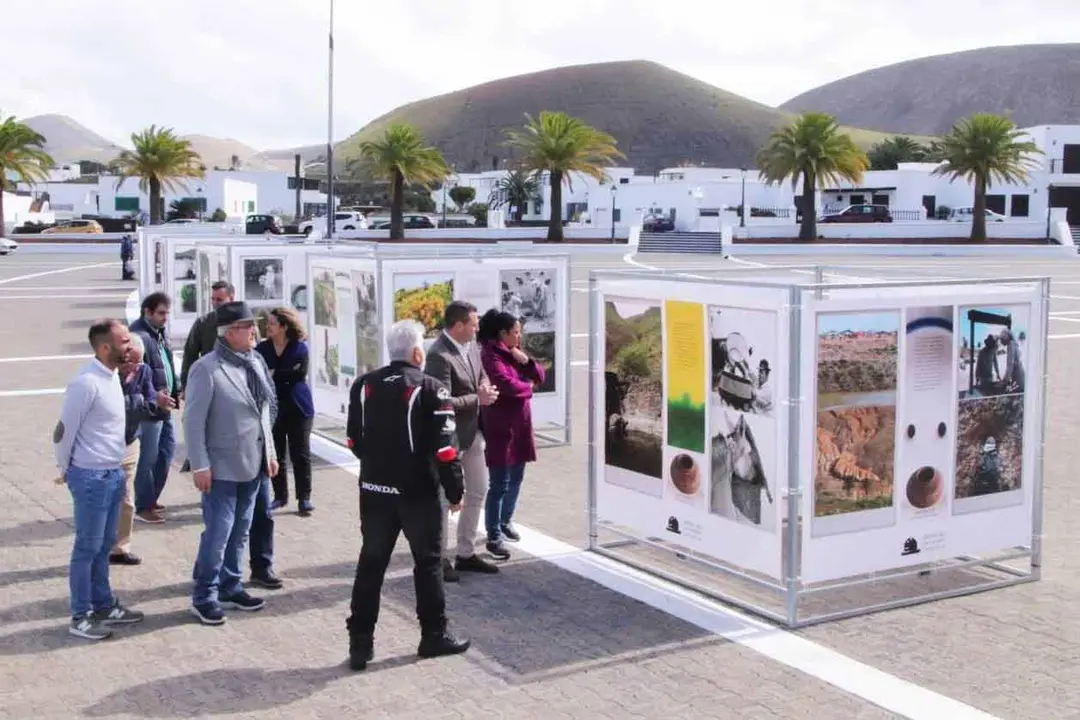 La Plaza de la Alameda del pueblo de Yaiza. 
