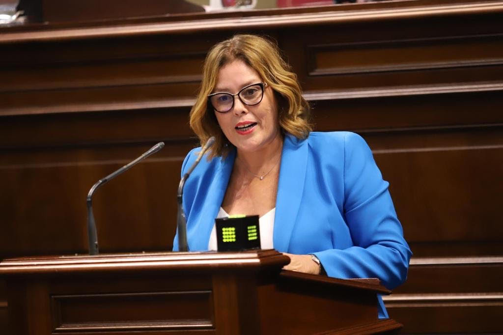 Astrid Pérez en el Parlamento