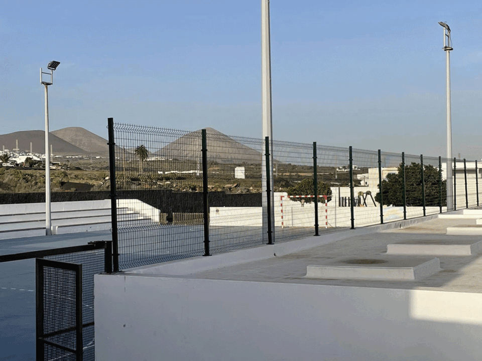 Vallado de las canchas deportivas de Mácher