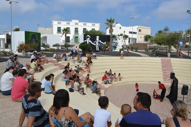 Actividad en la plaza El Pavón