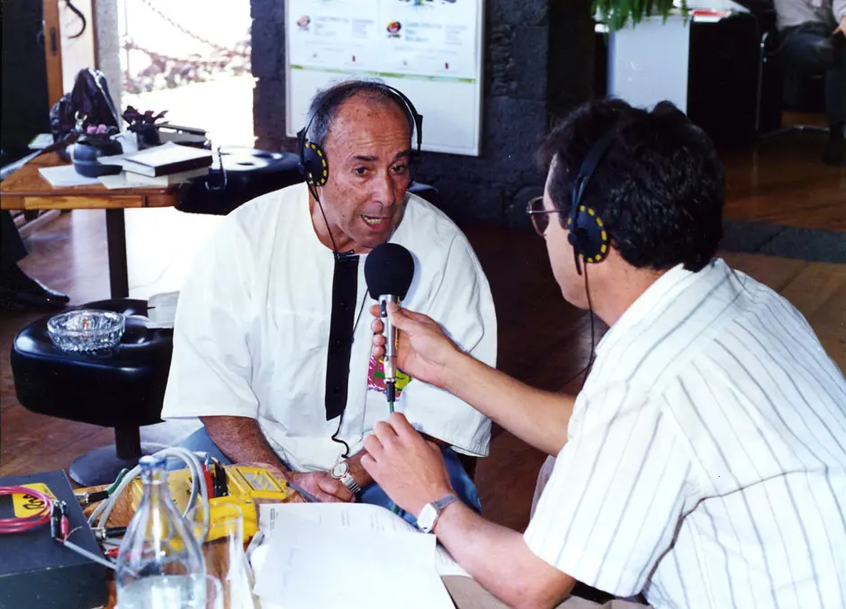 César Manrique en una entrevista (FOTO: Fundación César Manrique)