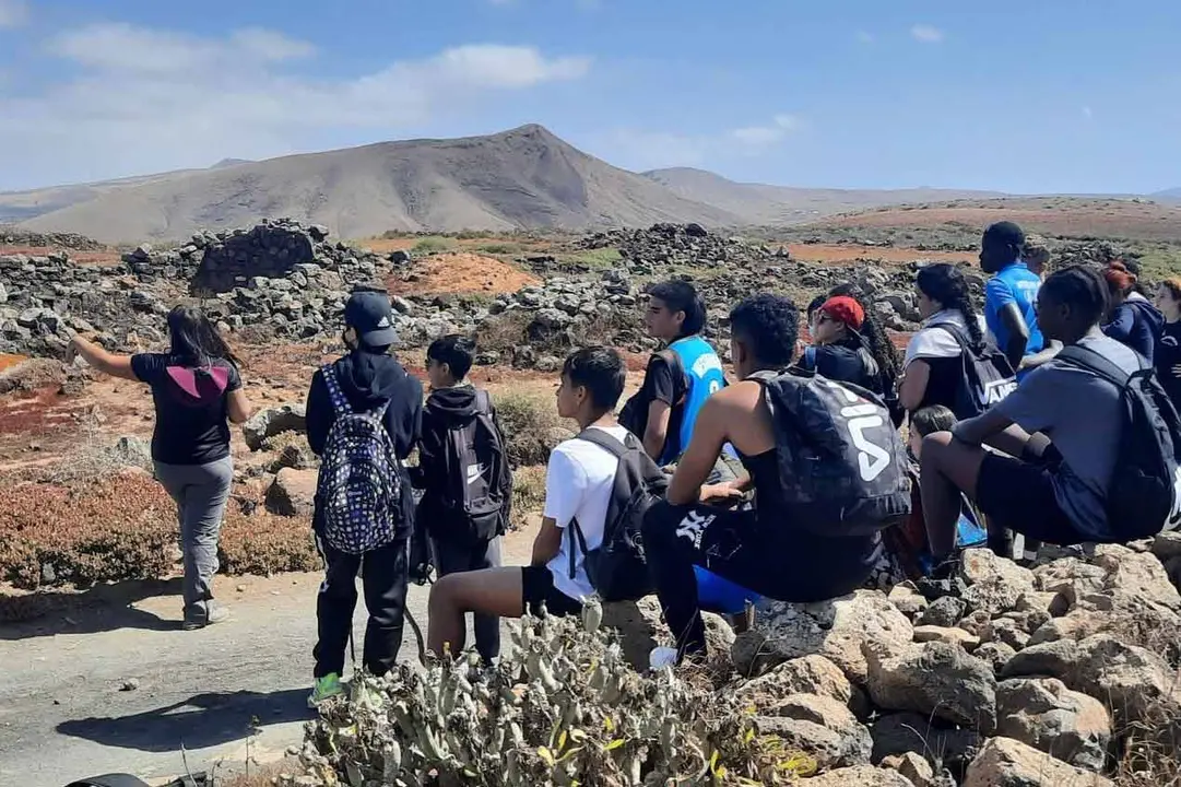 Estudiantes del Blas Cabrera en el Yacimiento arqueológico de Zonzamas