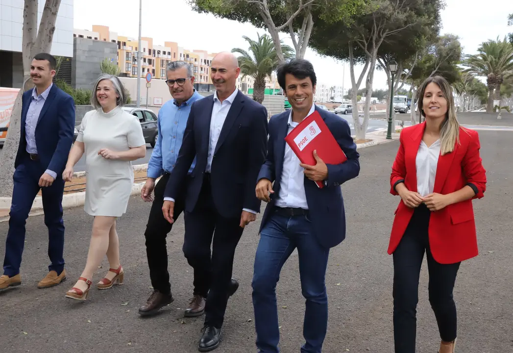 Marcos Bergaz con miembros de su candidatura