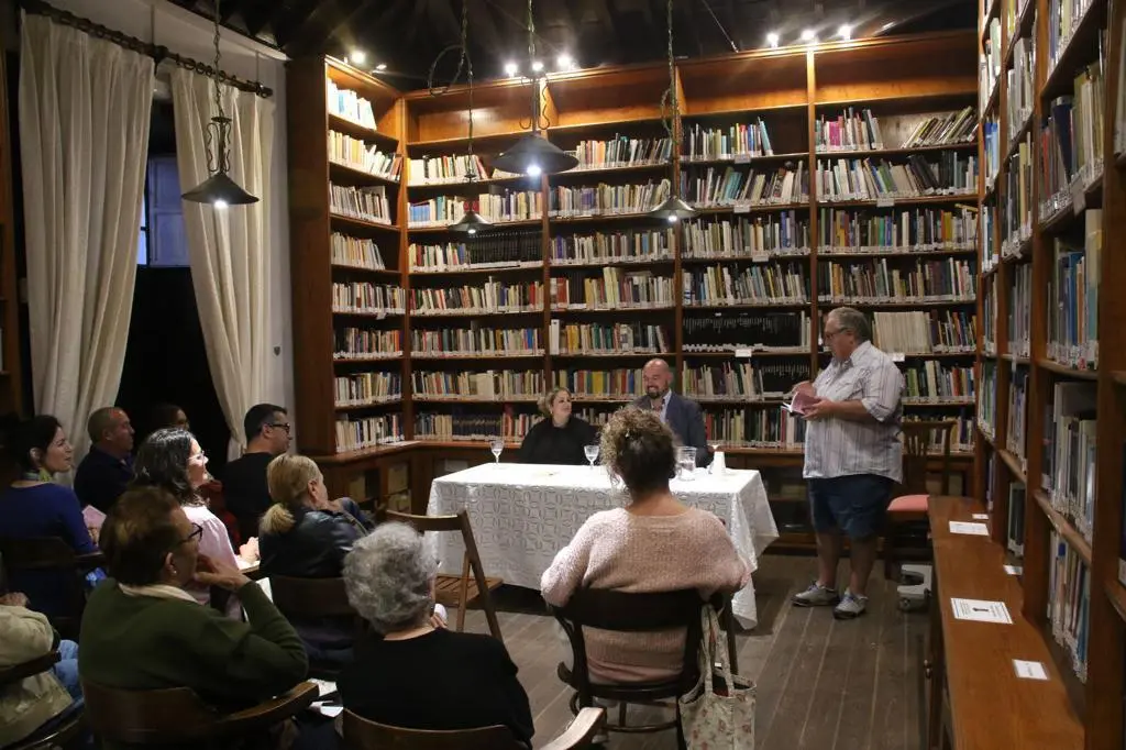 Nacho Romero en la presentación de su libro