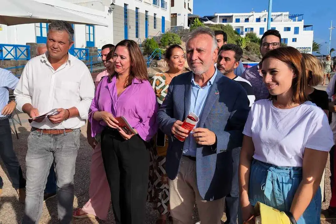 Ángel Víctor Torres, María Dolores Corujo, Nira Fierro y Alfredo Mendoza