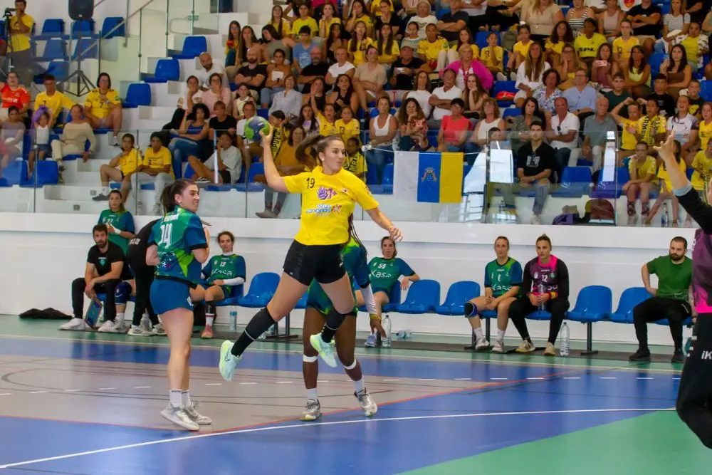 Un momento del partido del CB Puerto del Carmen