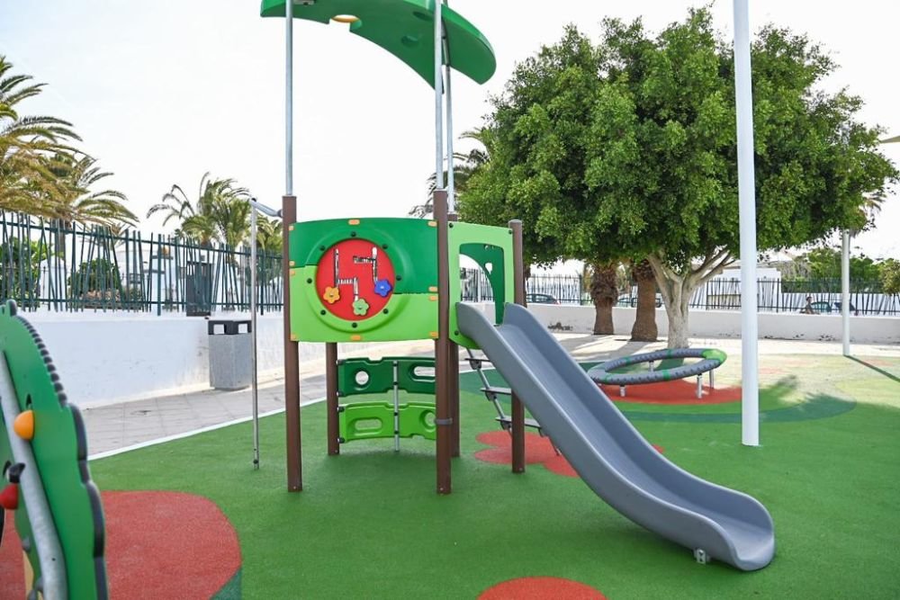 El parque infantil de La Plazoleta, en Playa Honda