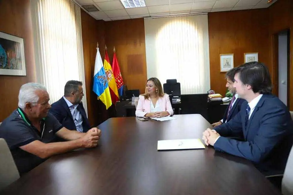 Reunión Loli Corujo con Naviera Armas y Líneas Romero