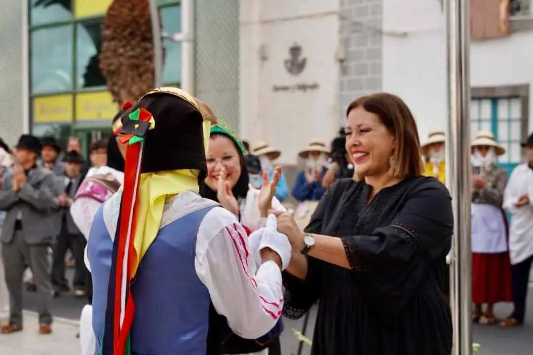 Izado de bandera por el Día de Canarias en Arrecife