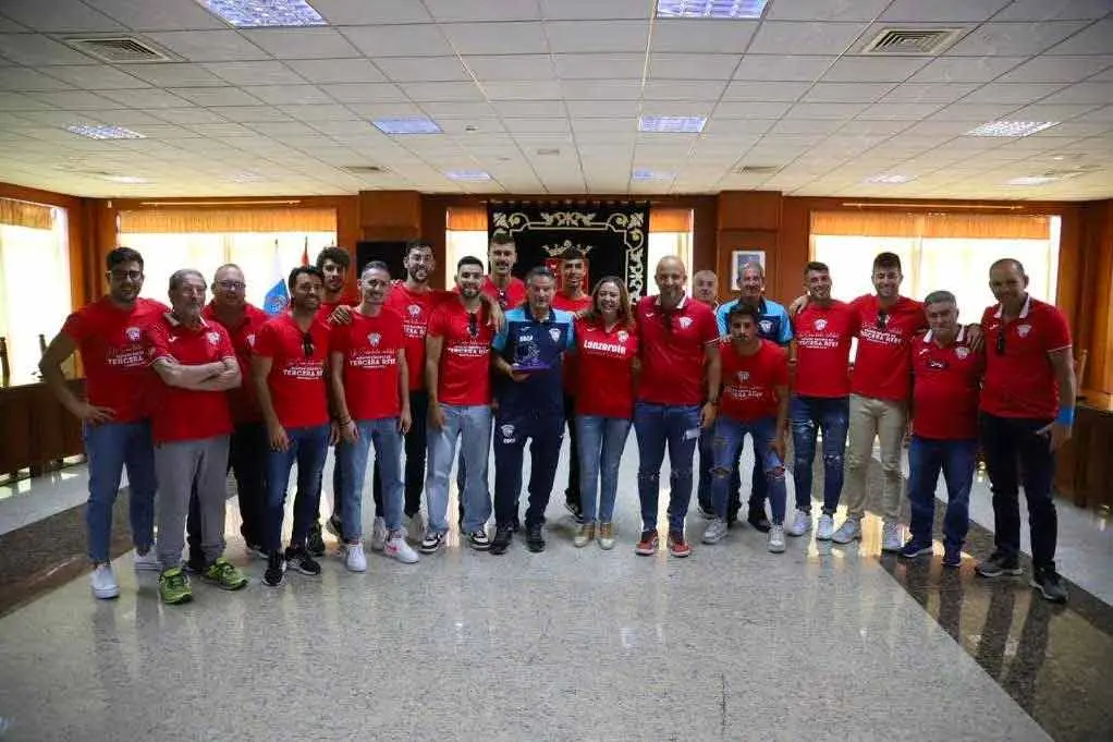 San Bartolomé CF en el Cabildo de Lanzarote con la presidenta