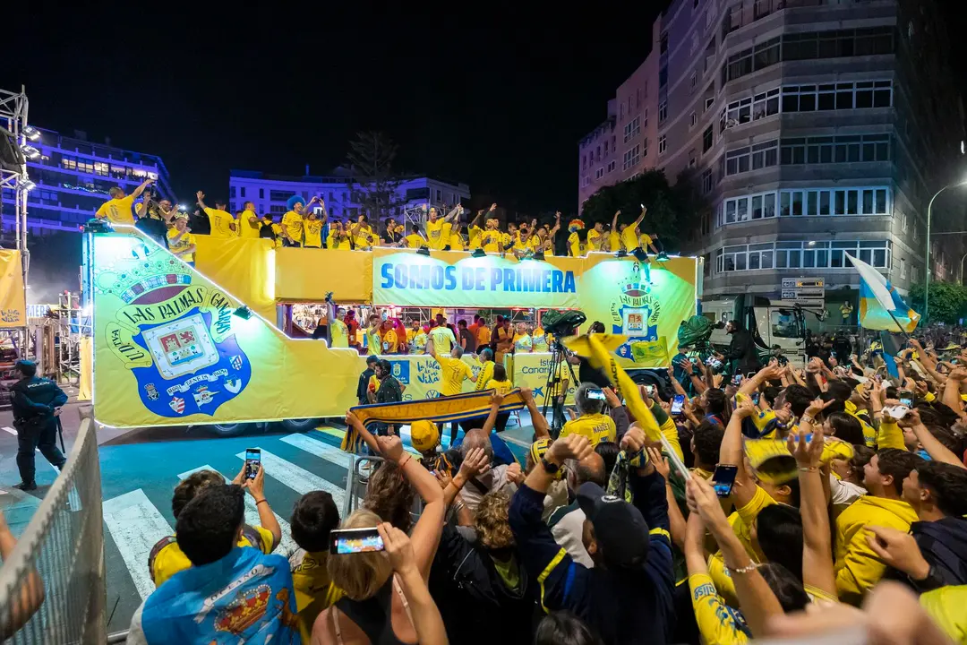 UD Las Palmas a primera