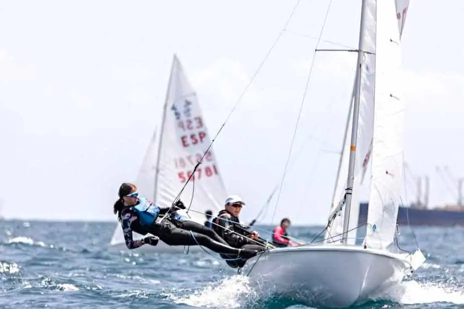 Ariane Muñoz, representada en Mundial y Europeo de Vela