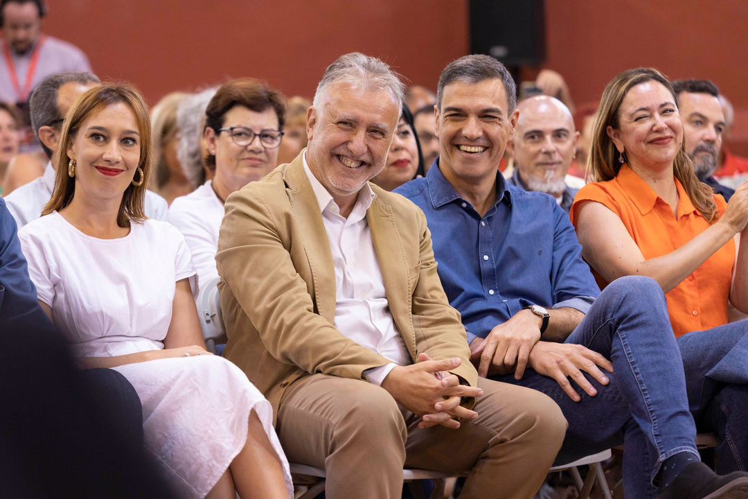 Pedro Sánchez en el mítin del Puerto de la Cruz (FOTO: EFE/Miguel Barreto)