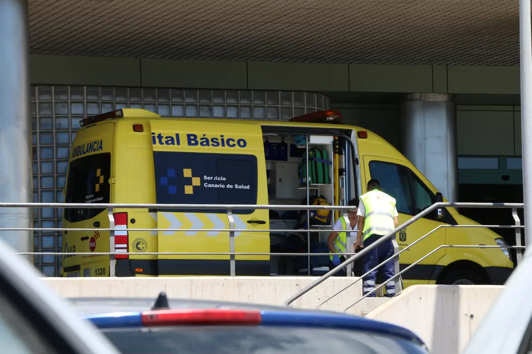 Ambulancia. Urgencias Hospital Molina Orosa.