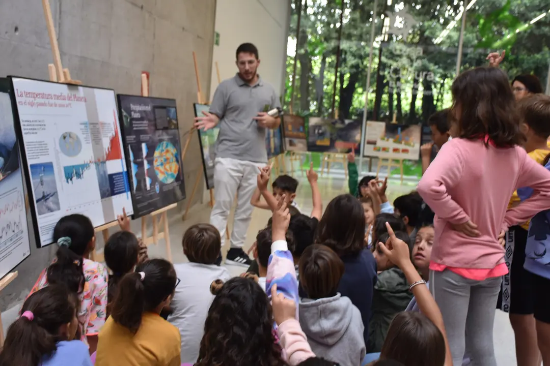 Exposición sobre Cambio Climático.